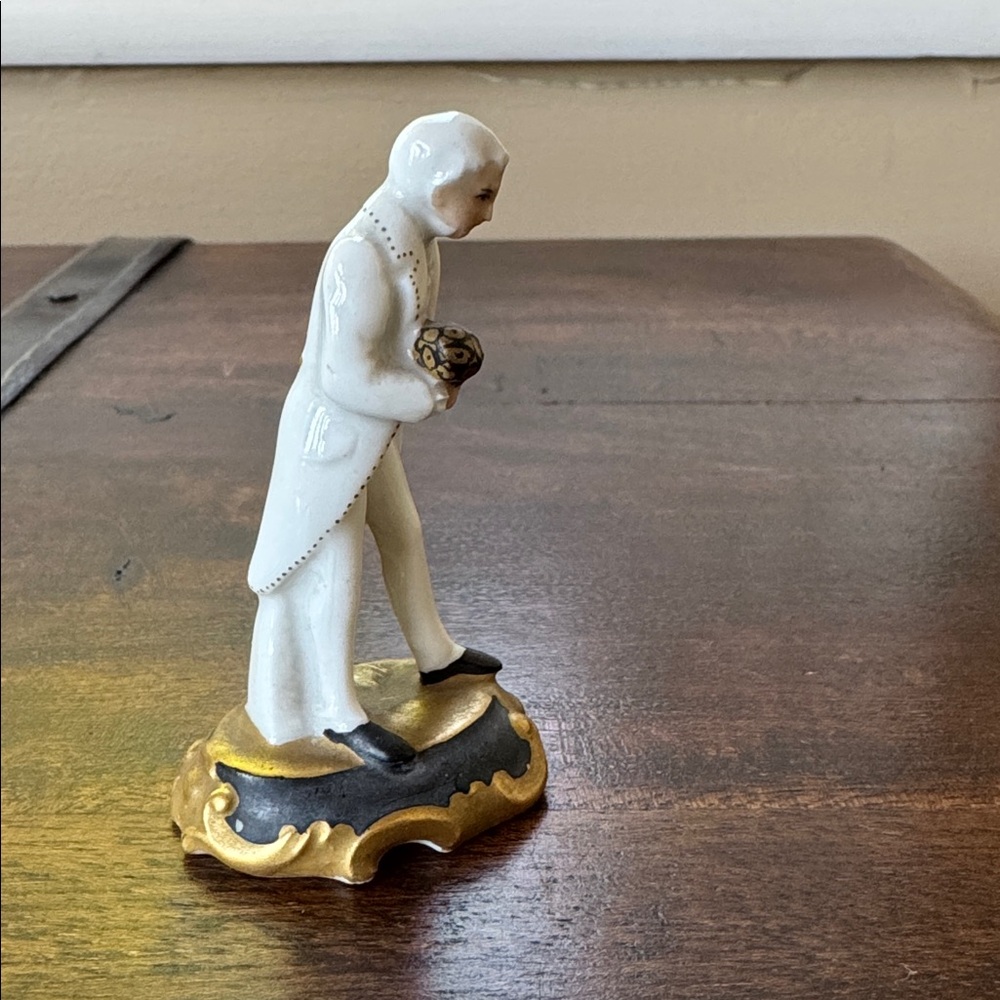 ROSENTHAL BOESS MASCULINE Victorian GENTLEMAN Male Antique Porcelain FIGURINE - Picture 3 of 6